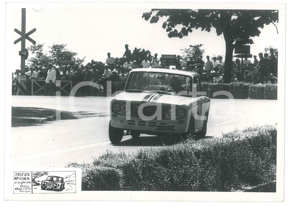 Fotografia d epoca originale 1965 TRIESTE OPICINA Pubblico guarda Lancia Fulvia JOLLY CLUB Foto RALLY 1