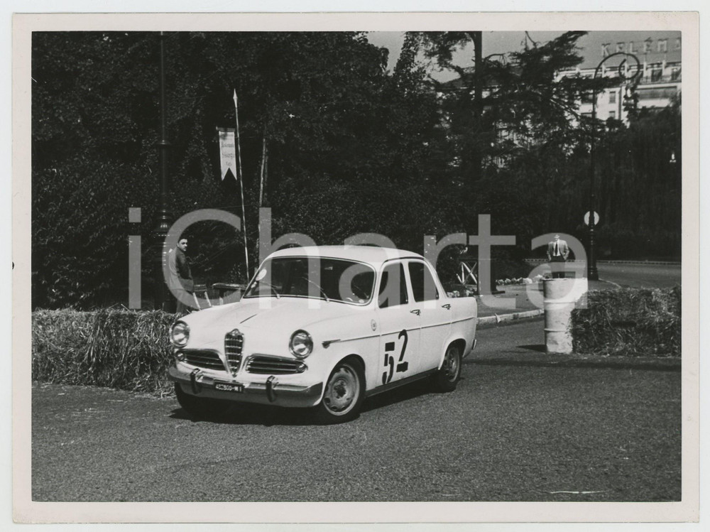 Fotografia d epoca originale 1961 TORINO Rally Rododendri Alfa GIULIETTA al PARCO DEL VALENTINO JOLLY CLUB 1