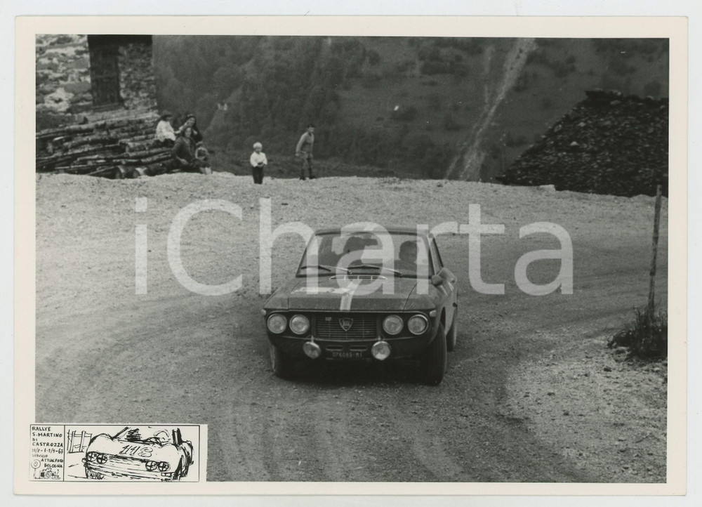 Fotografia d epoca originale 1967 Rally SAN MARTINO DI CASTROZZA Famiglia guarda Lancia Fulvia  JOLLY TEAM 1