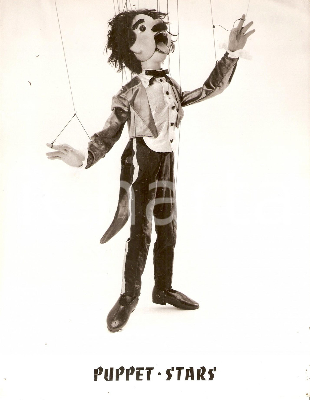 Fotografia d epoca originale 1960 ca CIRCUS PUPPET STARS La marionetta cantante Foto 18x24 cm 1