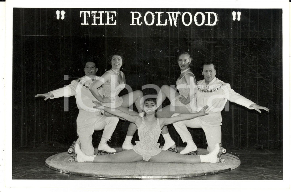Fotografia d epoca originale 1960 ca FRANCE CIRCUS Ritratto del gruppo THE ROLWOOD Pattinaggio Foto 18x13 1