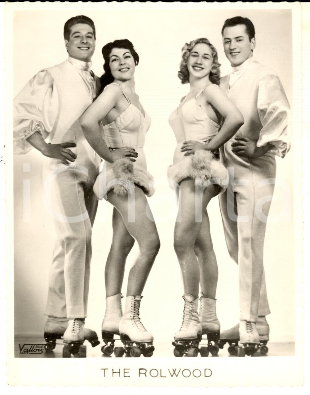 Fotografia d epoca originale 1960 ca FRANCE CIRCUS Ritratto del gruppo THE ROLWOOD Pattinaggio Foto VALLOIS 1