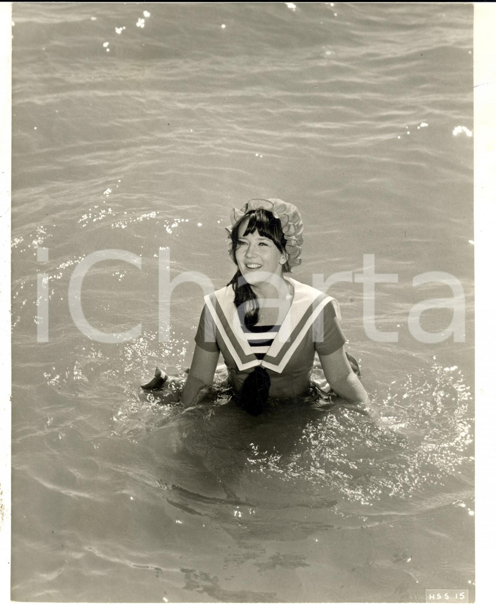 Fotografia d epoca originale 1967 CINEMA Film HALF A SIXPENCE Julia FOSTER in I m not talking to you Foto 1