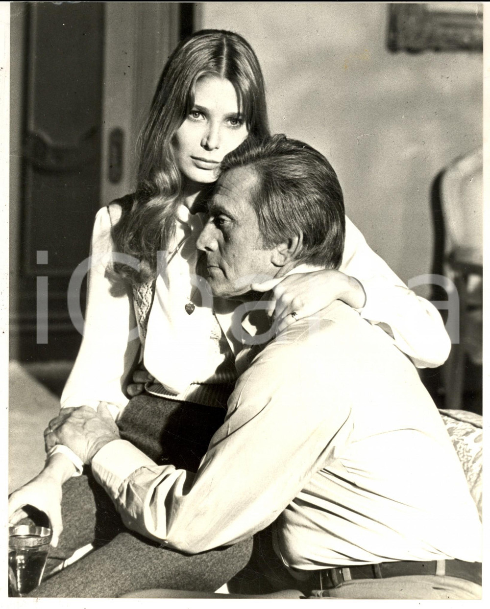 Fotografia d epoca originale 1975 CINEMA Film Once is not enough Deborah RAFFIN and Kirk DOUGLAS Photo 1