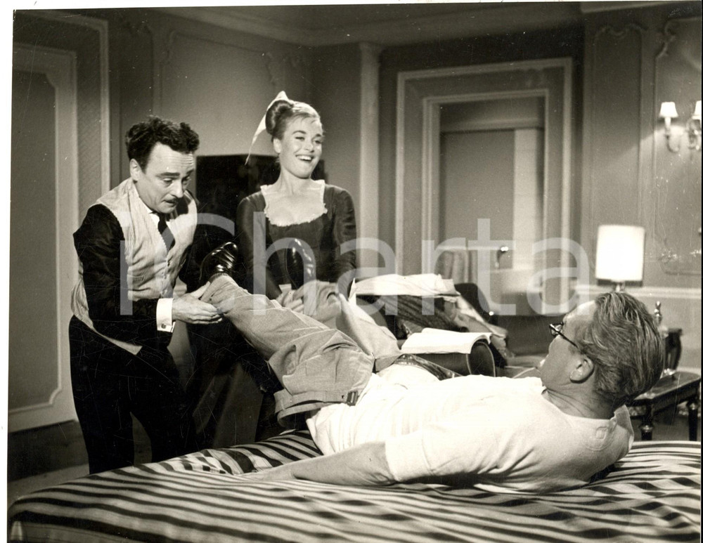 Fotografia d epoca originale 1961 CINEMA Film Dentist on the job Kenneth CONNOR Shirley EATON Foto scena 1