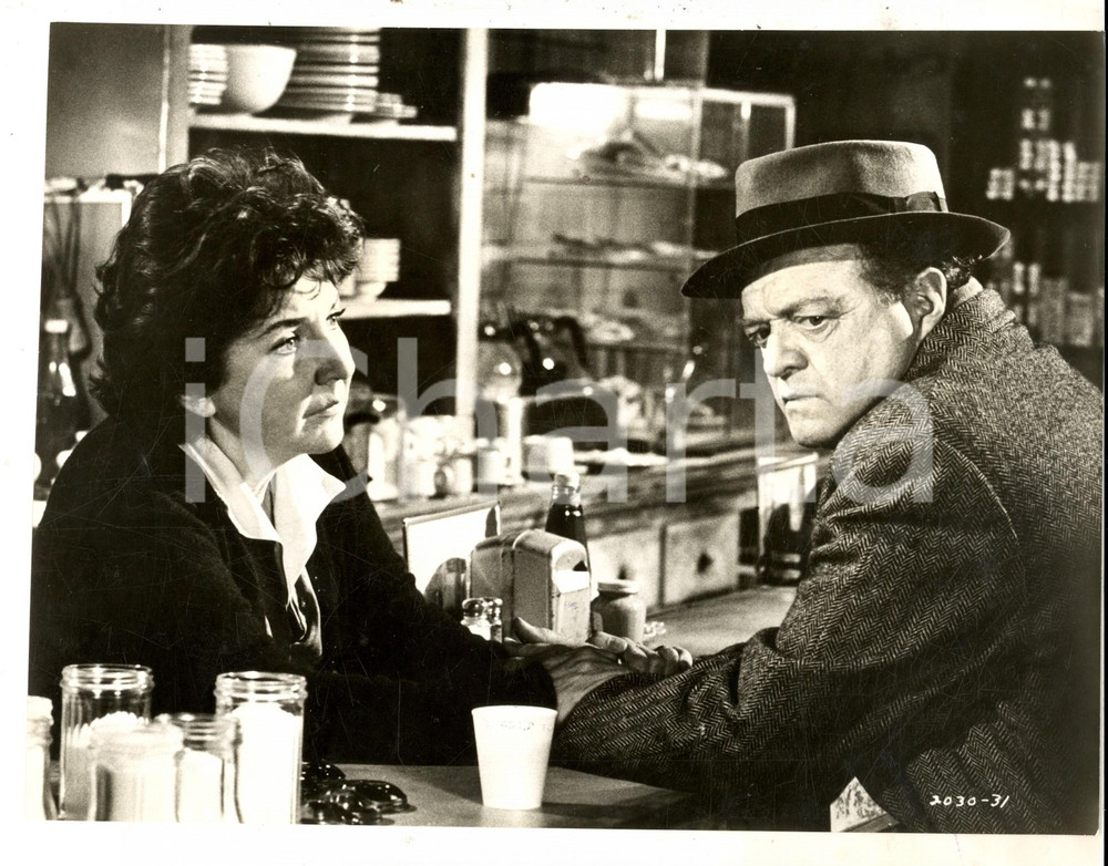 Fotografia d epoca originale 1971 CINEMA Film Airport  VAN HEFLIN  Maureen STAPLETON Fotografia 25x21 cm 1