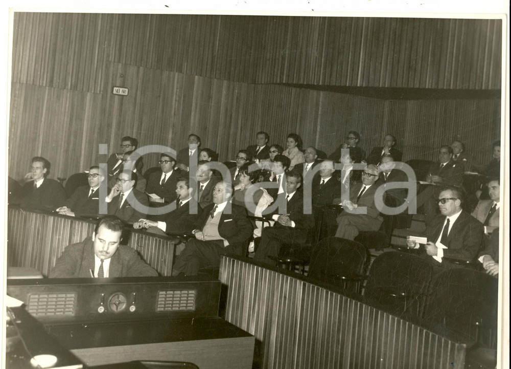 Fotografia d epoca originale 1968 MILANO Camera di Commercio  Pubblico alla consegna del Premio Marketing 1