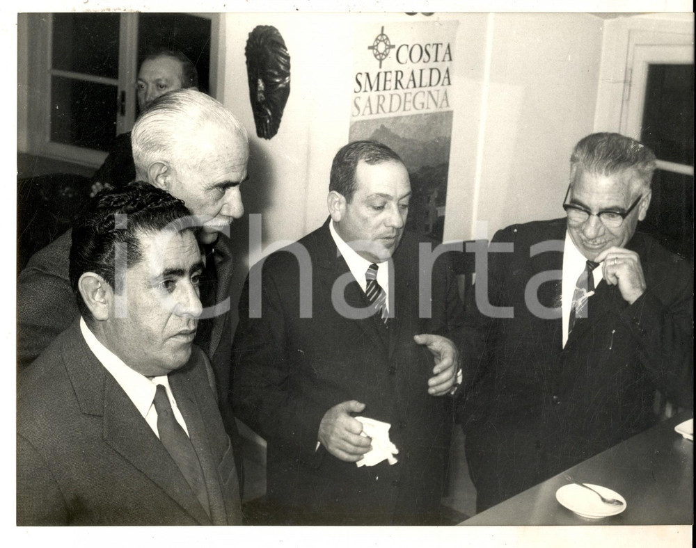 Fotografia d epoca originale 1960 ca SARDEGNA Giovanni DEL RIO con la sua giunta durante una pausa Foto 1