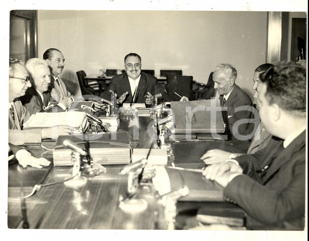 Fotografia d epoca originale 1960 ca CAGLIARI Presidente SARDEGNA Efisio CORRIAS alla riunione della Giunta 1