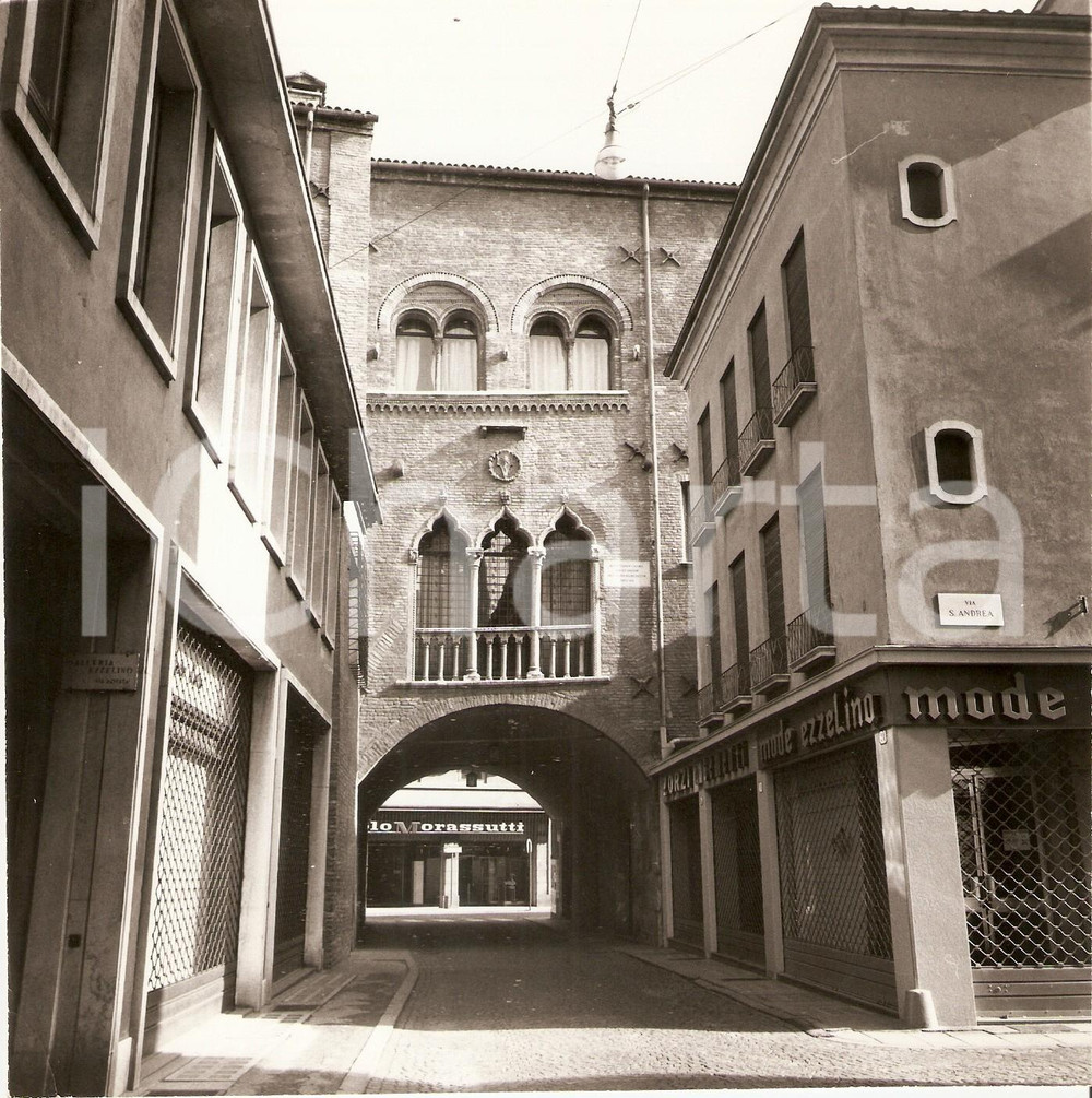 Fotografia d epoca originale 1977 PADOVA Casa EZZELINO Negozi ZORZI sementi  Mode Ezzelino Foto 18x18 cm 1