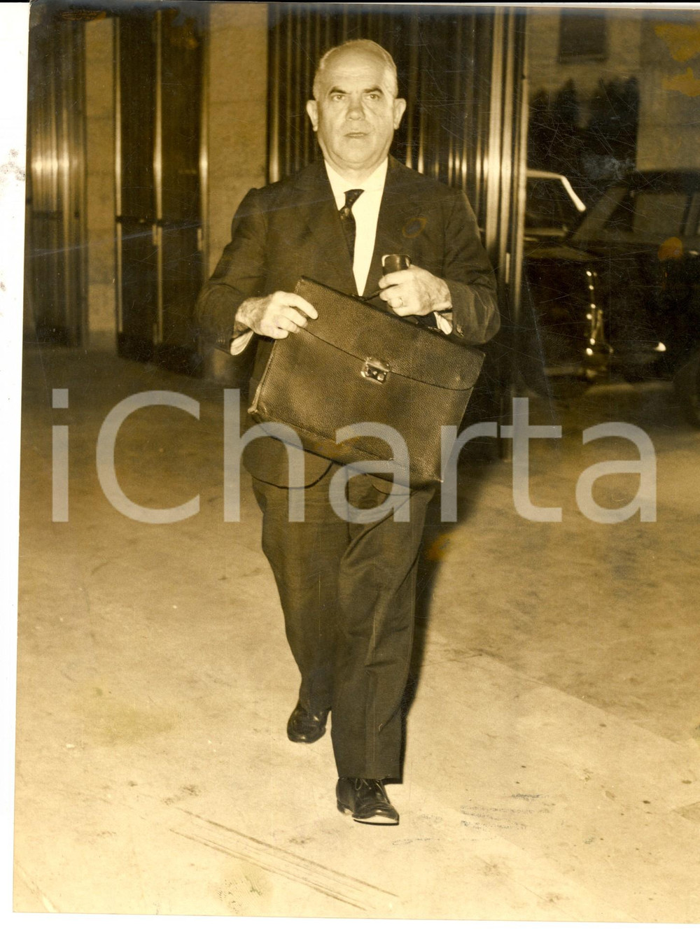 Fotografia d epoca originale 1963 ROMA Consiglio Nazionale della DC  Arrivo dell on. Giulio PASTORE Foto 1