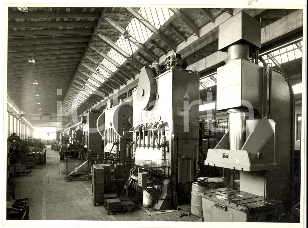 Fotografia d epoca originale 1960 ca PARMA Ditta SALAMINI  Reparto grandi presse per stampaggio Foto 1