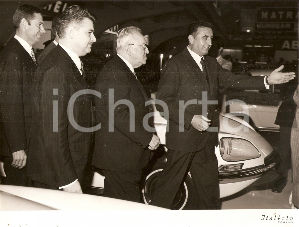 Fotografia d epoca originale 1970 SALONE DELL AUTO DI TORINO Ministro Silvio GAVA con CITROEN DS Foto 24x18 1