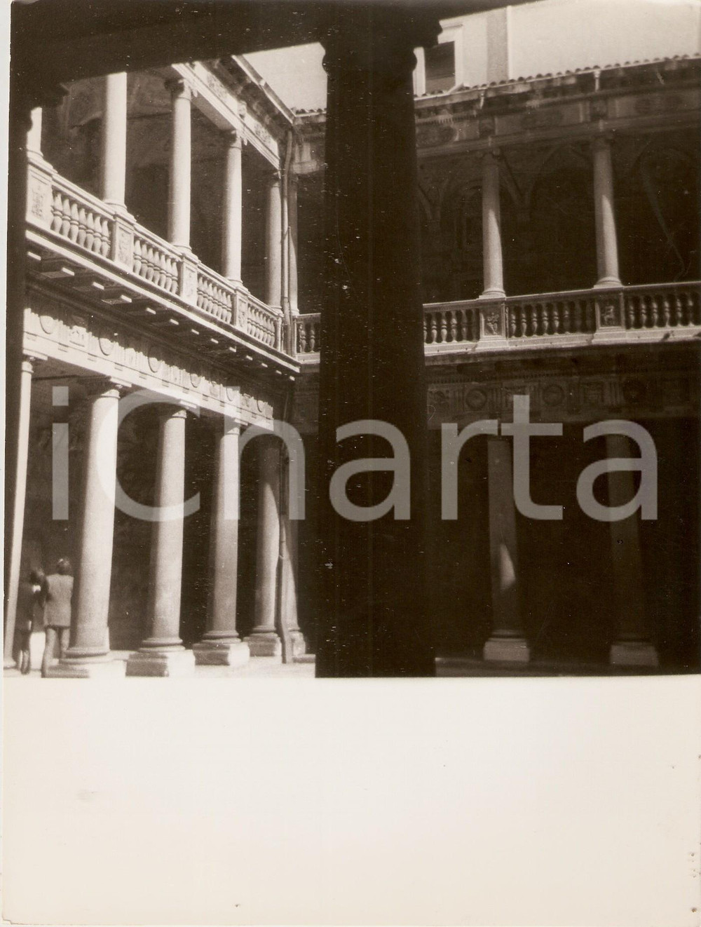 Fotografia d epoca originale 1975 ca PADOVA Cortile antico di PALAZZO BO Foto 17x23 cm 1