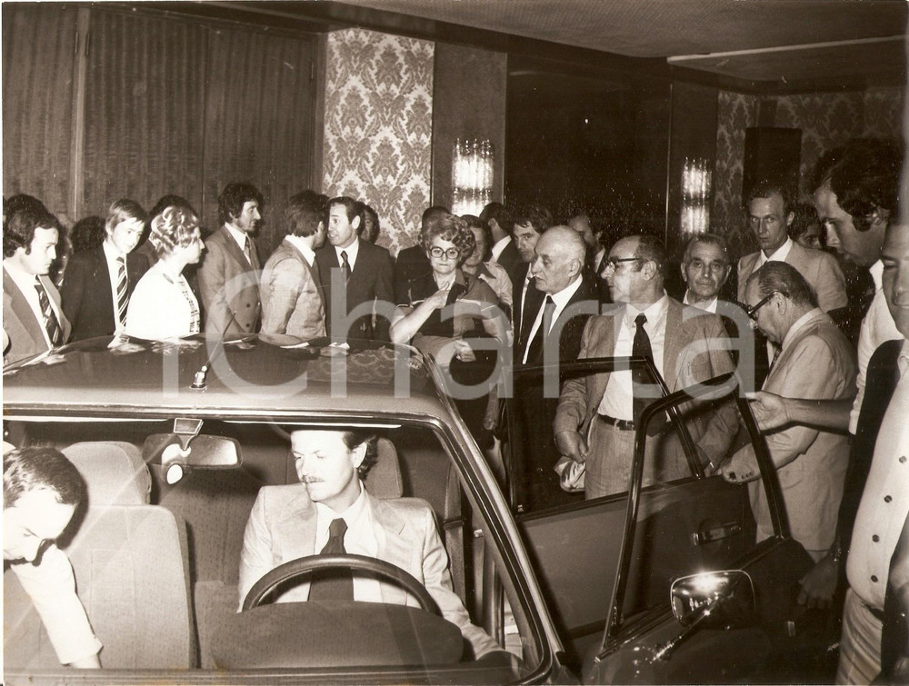Fotografia d epoca originale 1975 ca MILANO CITROEN Cocktail di presentazione nuova automobile Foto 24x18 cm 1
