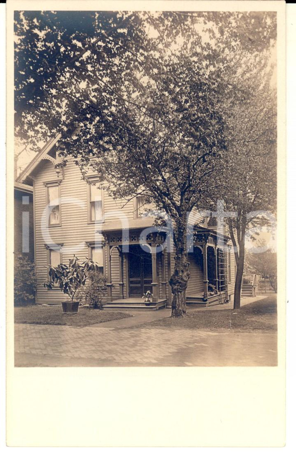 1910 ca USA A typical family house *Real photo postcard RPPC VINTAGE