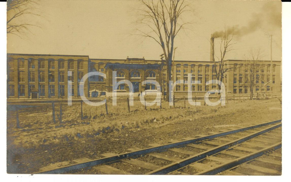 Fotografia d epoca originale 1910 ca USA An old building with a railroad Real photo postcard RPPC VINTAGE 1