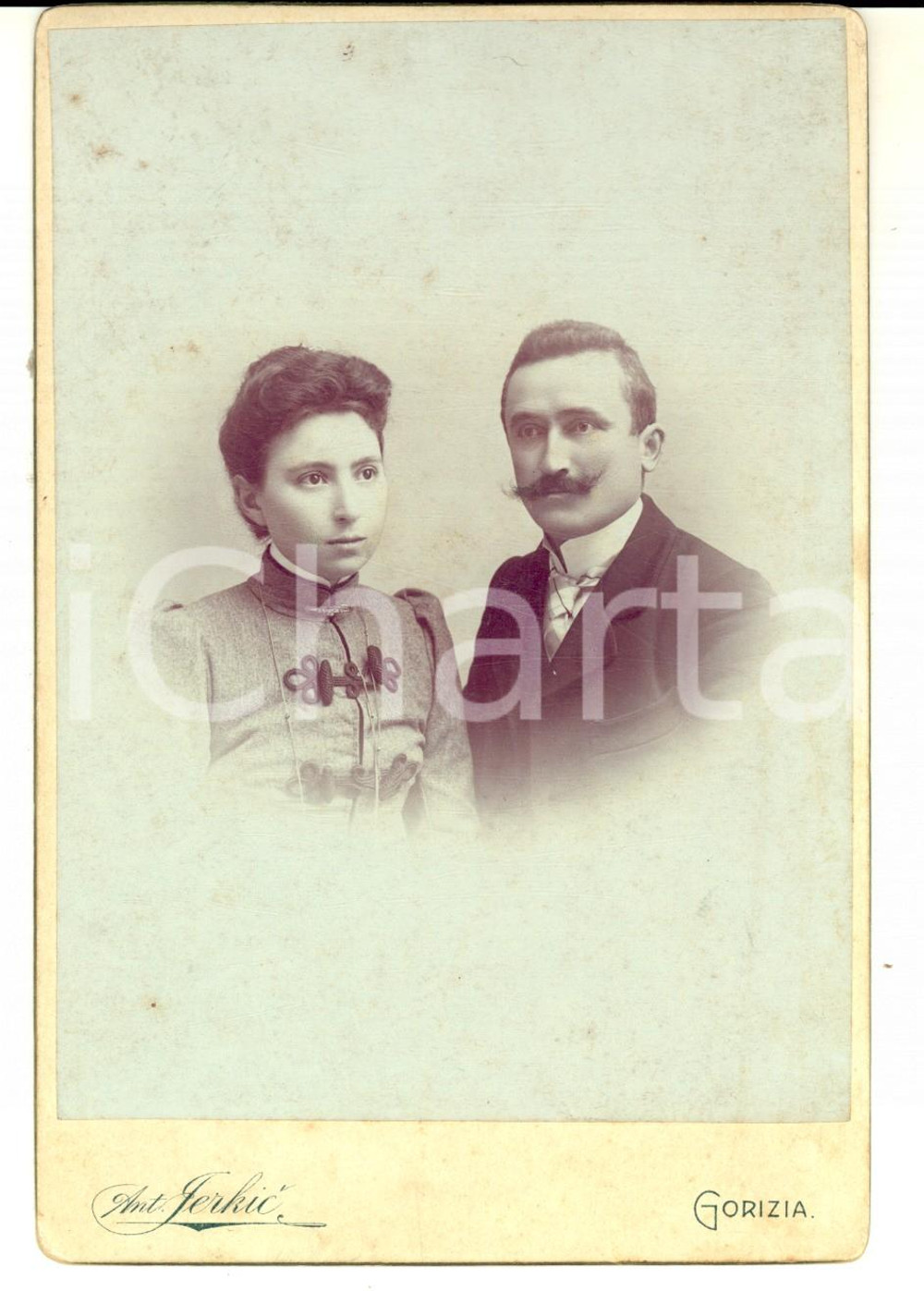 Fotografia d epoca originale 1905 ca GORIZIA Ritratto di una coppia di sposi Foto Anton JERKIC 11x16 cm 1