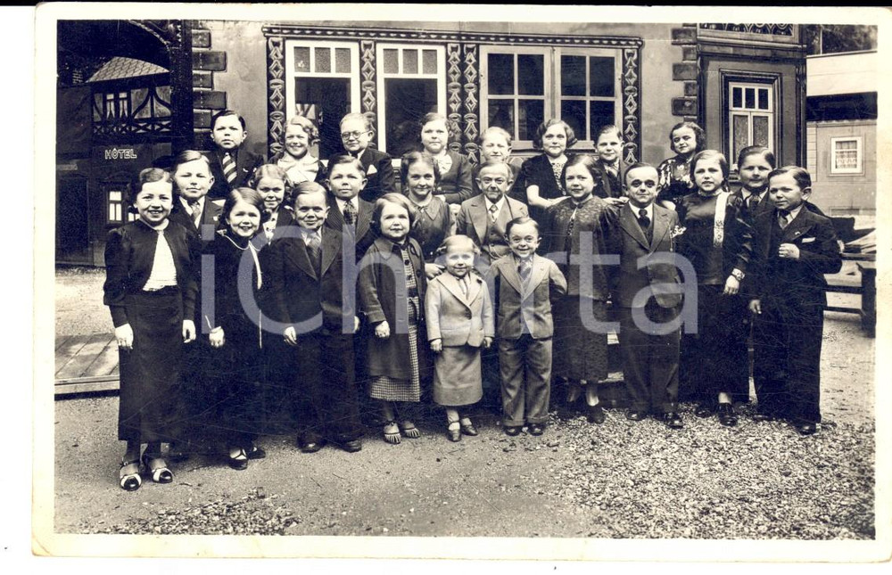 Cartolina originale da collezione 1937 EXPO PARIS Royaume de LILLIPUT  Les habitants Carte postale NANISME FP NV 1