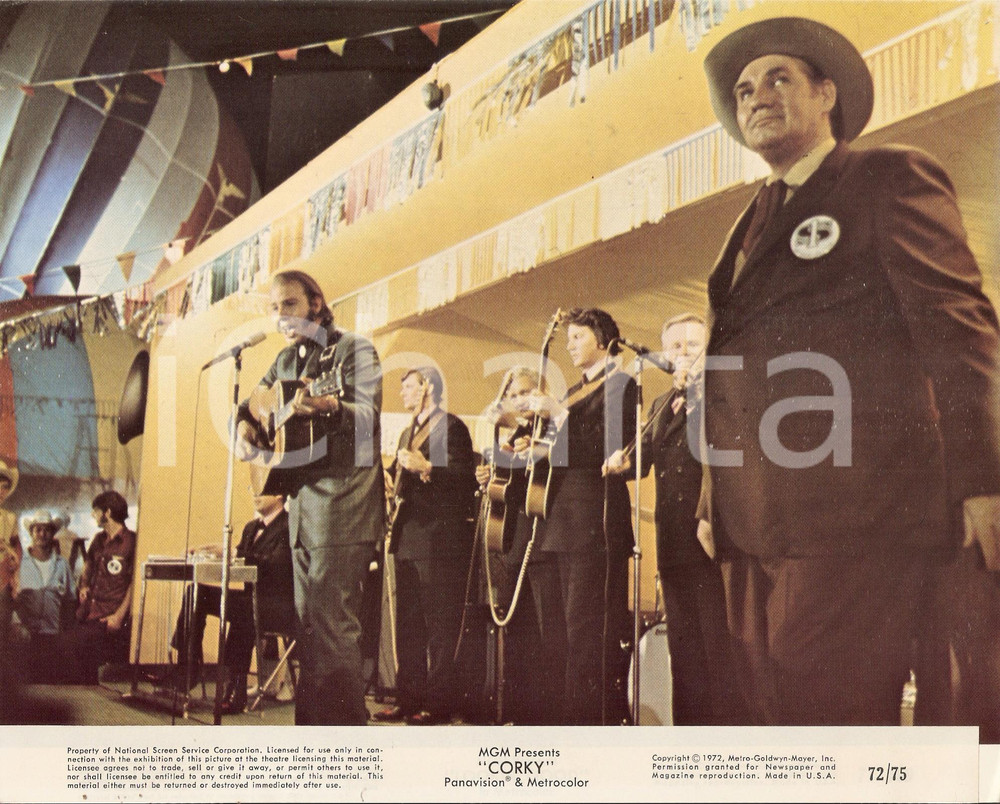 Fotografia d epoca originale 1972 CORKY Robert BLAKE sings with his band  Movie by Leonard HORN Foto seriale 1