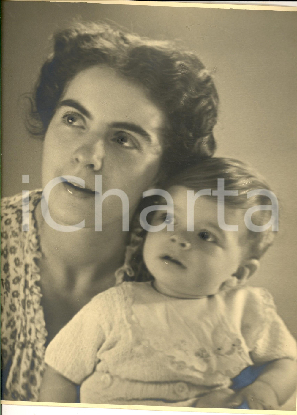 Fotografia d epoca originale 1940 ca MILANO ? Ritratto di una madre con il figlio Foto VINTAGE  22x30 cm 1