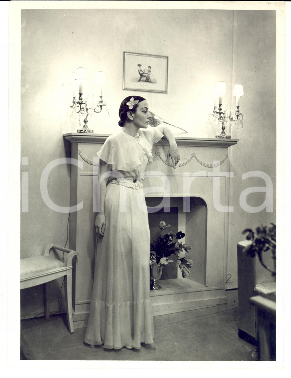 Fotografia d epoca originale 1940 ca TEATRO Attrice Rosetta TOFANO in abito lungo bianco Foto 18x24 cm 1
