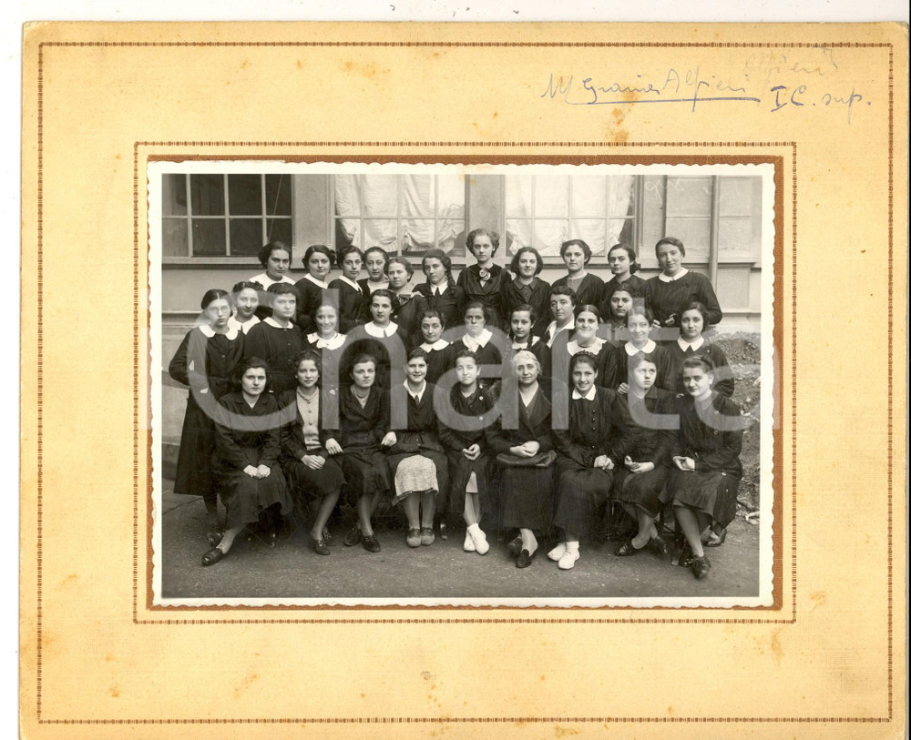 Fotografia d epoca originale 1932 MILANO  Istituto Magistrale Carlo Tenca  Studentesse classe I Foto 1