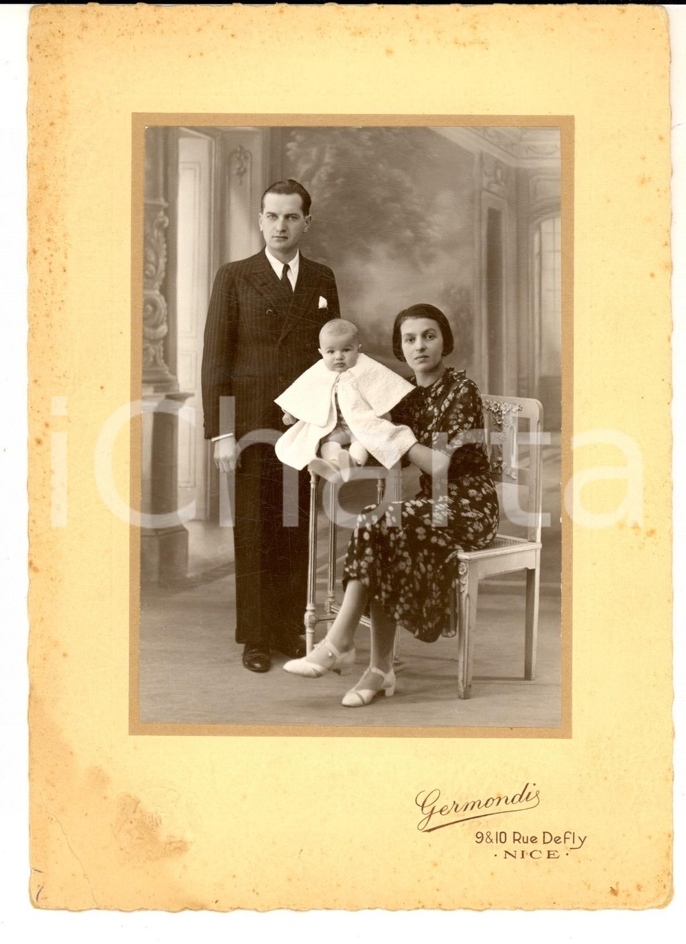 Fotografia d epoca originale 1930 ca NICE F Famiglia con bambina nel giorno del Battesimo Foto GERMONDI 1