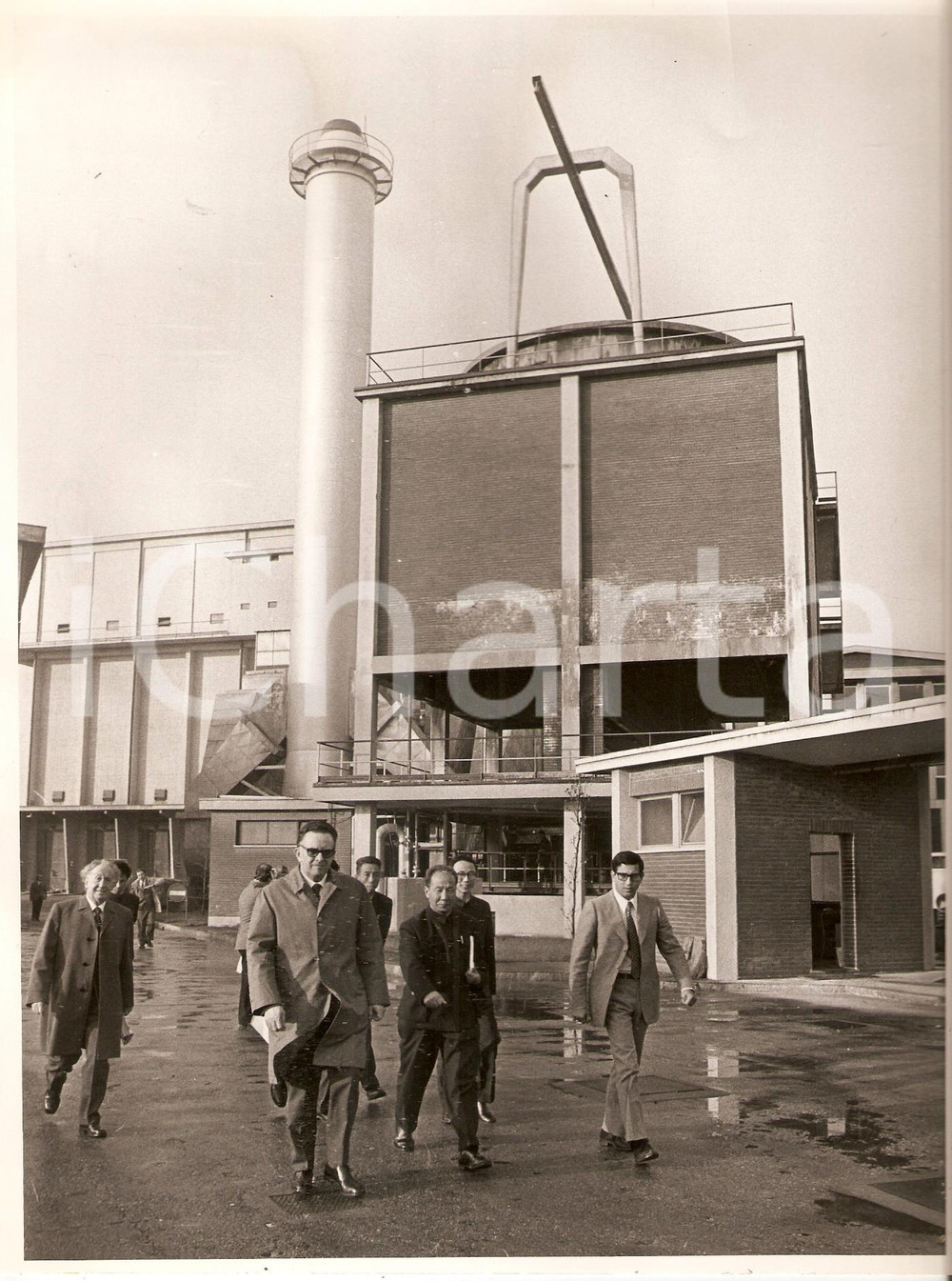 Fotografia d epoca originale 1971 MILANO Delegazione cinese visita inceneritore rifiuti DB di via Zama Foto 1