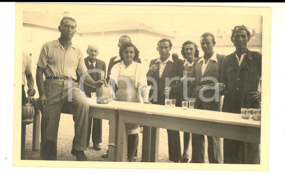 Fotografia d epoca originale Settembre 1945 CORNAREDO Festeggiamenti in piazza per i reduci Foto 14x9 cm 1