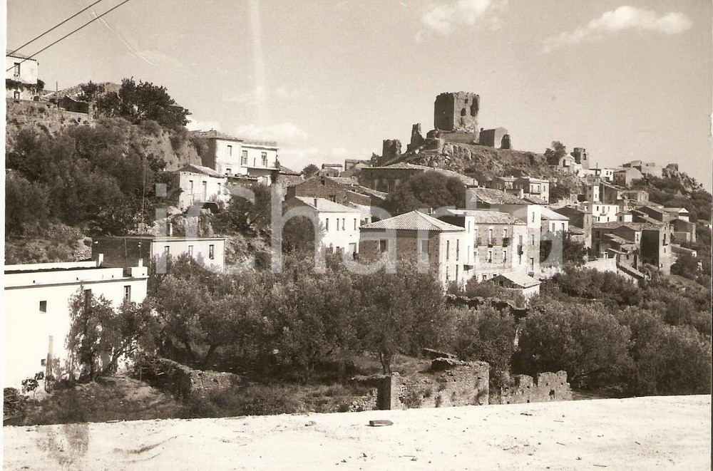 Cartolina originale da collezione 1955 BELCASTRO CZ Panorama con il castello dei Conti d Aquino Cartolina FG VG 1