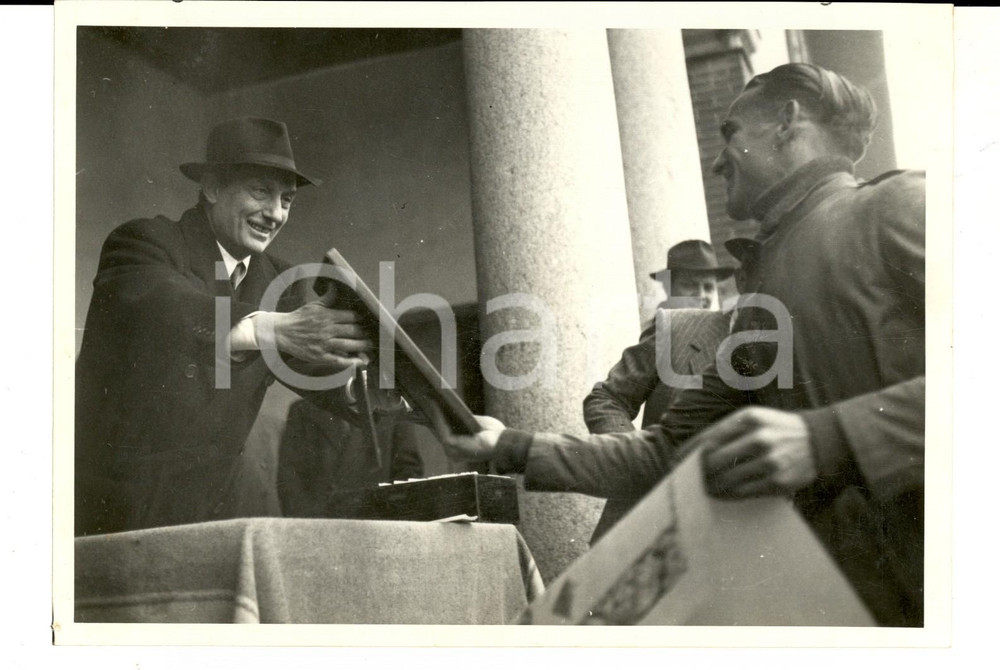Fotografia d epoca originale 1946 CORNAREDO Convegno GinnicoPompieristico Premio a squadra Cotonificio ROE 1