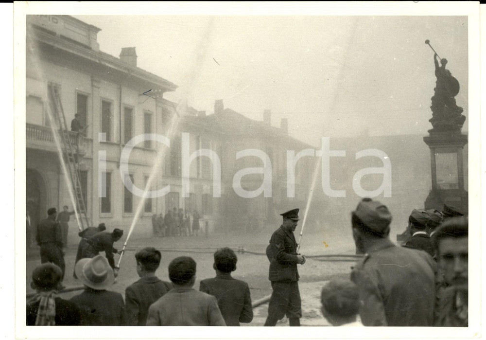 Fotografia d epoca originale 1946 CORNAREDO 1Â°Convegno GinnicoPompieristico  Getti d acqua Foto 18x13 1
