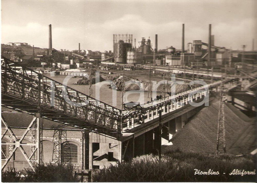 Cartolina originale da collezione 1955 PIOMBINO Altiforni dello stabilimento siderurgico  Veduta Cartolina FG NV 1