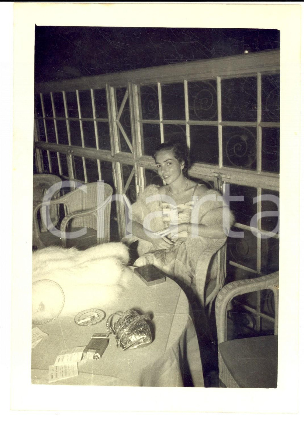 Fotografia d epoca originale 1950 ca LIDO DI VENEZIA Hotel EXCELSIOR  Ritratto di donna in pelliccia Foto 1