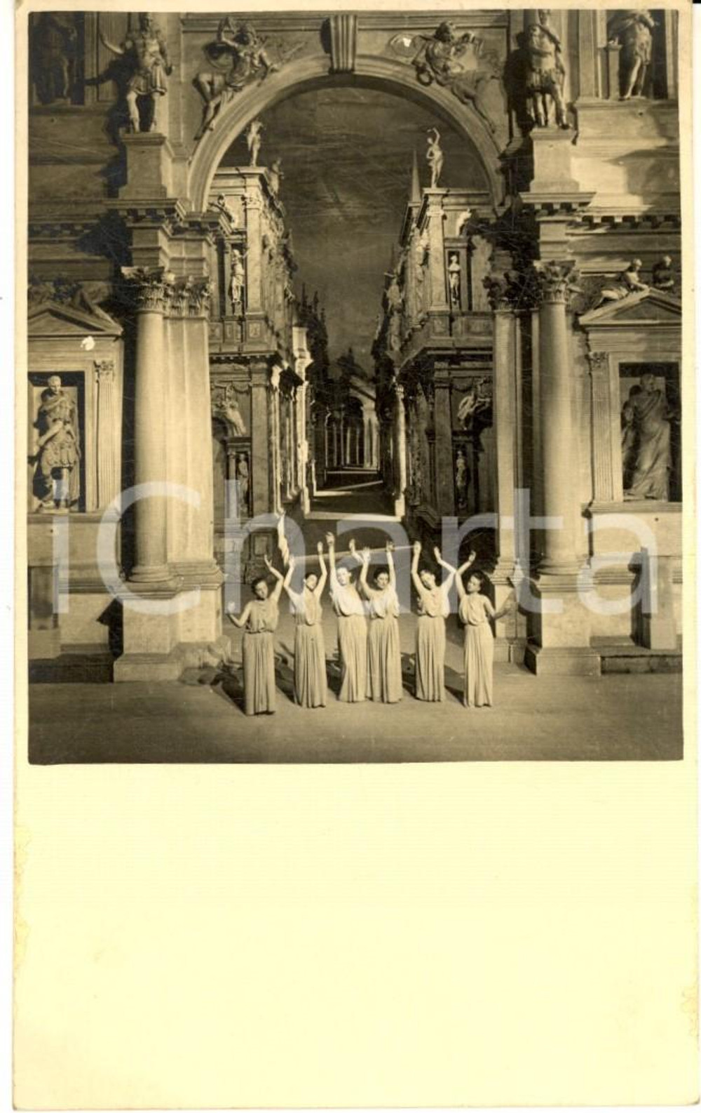 Fotografia d epoca originale 1937 VICENZA TEATRO OLIMPICO I sette contro Tebe Tusnelda RISSO in scena Foto 1