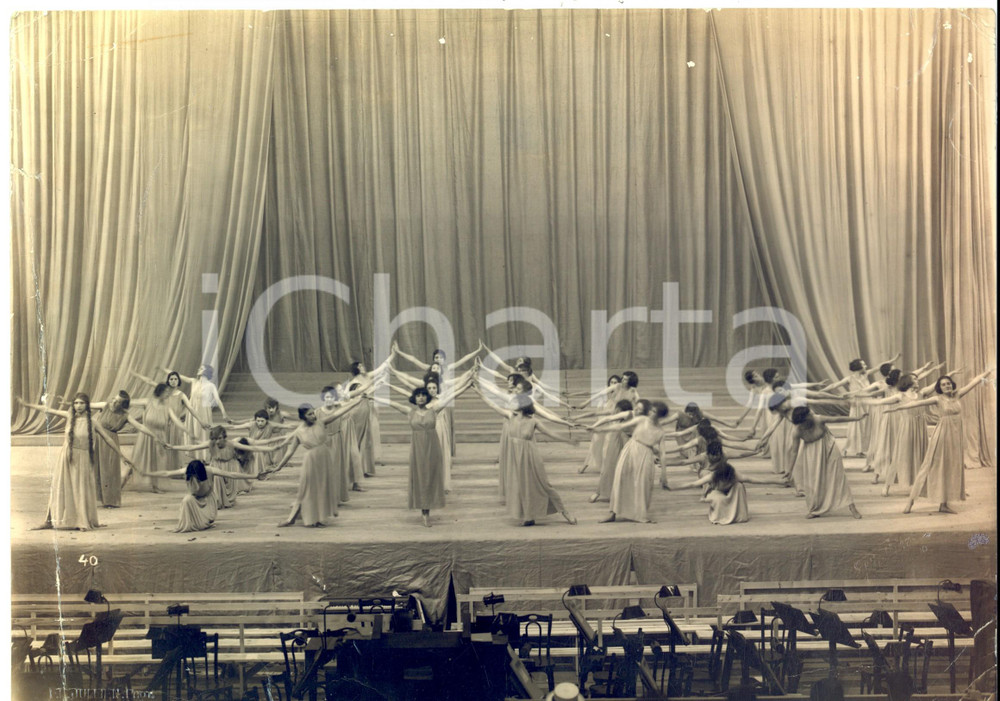 Fotografia d epoca originale 1935 ca GENEVE DANZA Una coreografia di Tusnelda RISSO Foto JULLIEN DANNEGGIATA 1