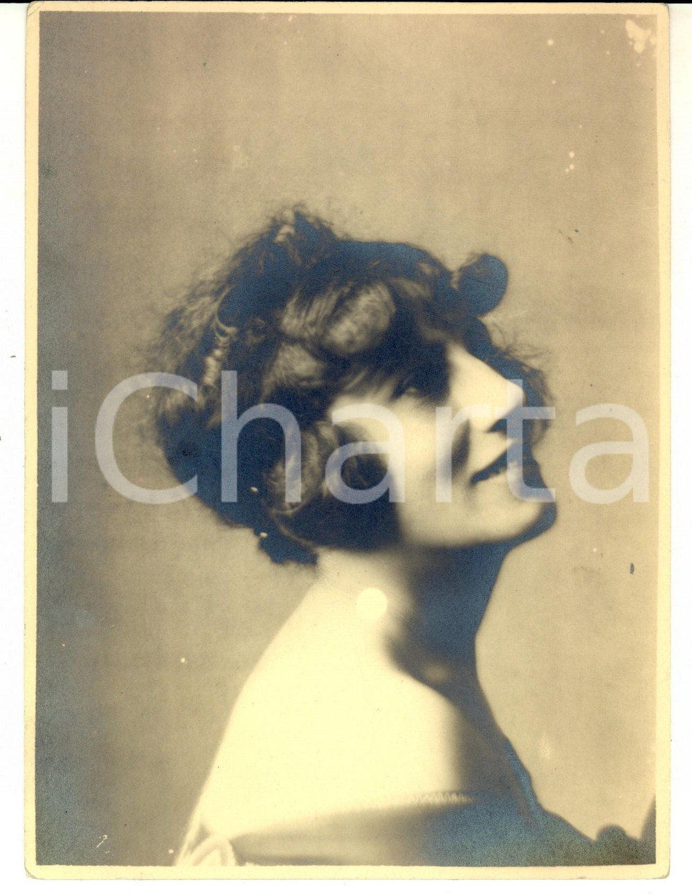 Fotografia d epoca originale 1921 MILANO ? Ritratto di giovane donna di profilo Foto VINTAGE 16x21 cm 1