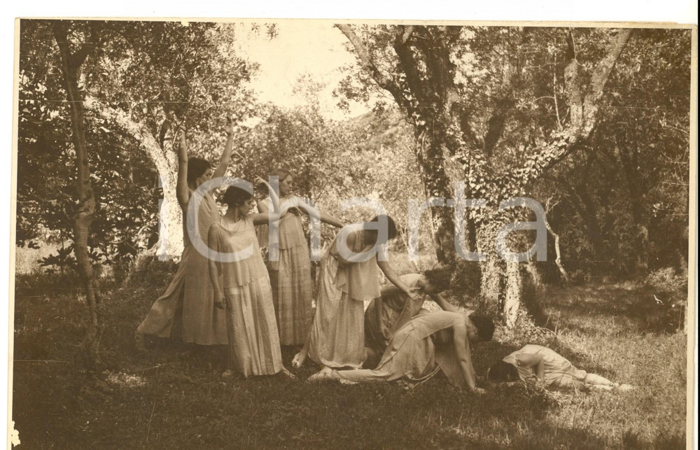Fotografia d epoca originale 1940 ca GENOVA DANZA Coreografia di Tusnelda RISSO in un bosco Foto 24x15 cm 1