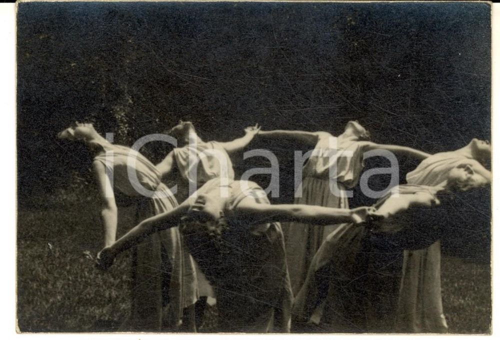 Fotografia d epoca originale 1940 ca GENOVA DANZA Coreografia di Tusnelda RISSO in un parco Foto 12x8 cm 1