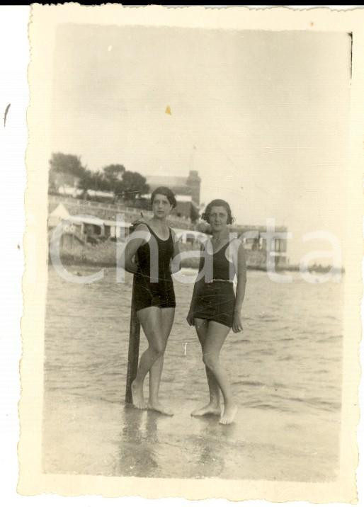 Fotografia d epoca originale 1930 ca LIGURIA Giovane ballerina Tusnelda RISSO in spiaggia Foto 6x9 cm 1