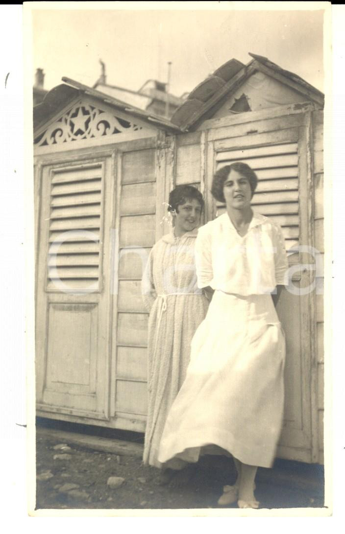 Fotografia d epoca originale 1930 ca LIGURIA Ballerina Tusnelda RISSO in un lido balneare Foto 9x13 1