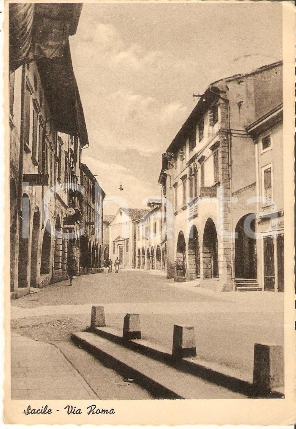 Cartolina originale da collezione 1962 SACILE PN Latteria e farmacia in via Roma Cartolina ANIMATA FG VG 1