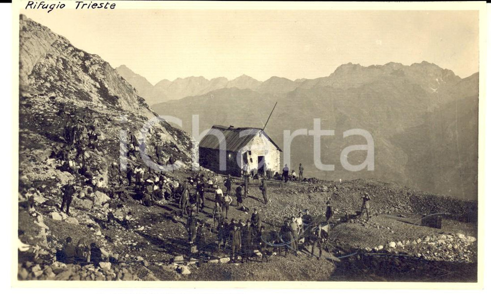 Fotografia d epoca originale 1917 VAL DI SCALVE  Escursionisti alla CAPANNA TRIESTE  Foto RARA 15x10 cm 1