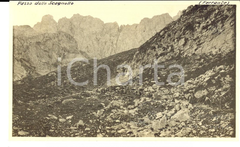 Fotografia d epoca originale 1917 PASSO DELLO SCAGNELLO BG Escursionisti in salita Foto 13x8 cm 1