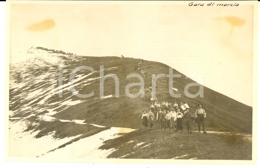 Fotografia d epoca originale 1917 GRUPPO DELLE GRIGNE Una gara di marcia del Touring Club Foto 13x10 1