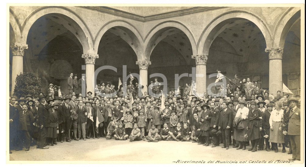 Fotografia d epoca originale 1923 MILANO Castello Sforzesco  Ricevimento per congressisti TOURING CLUB Foto 1