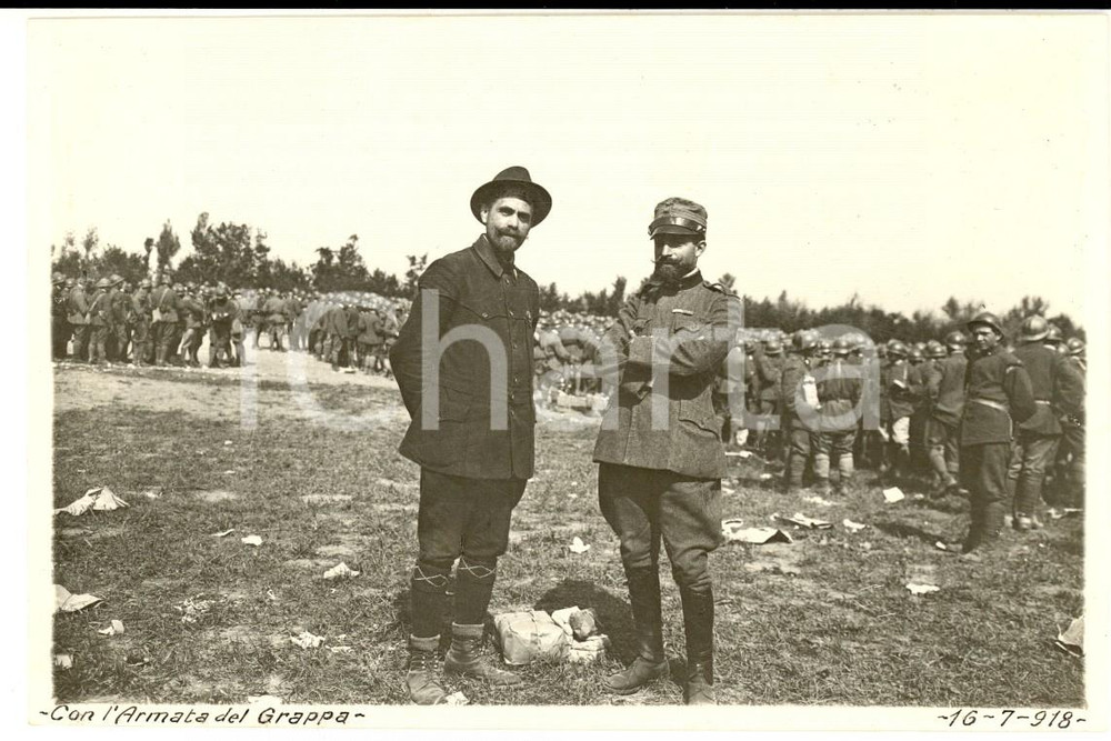 Fotografia d epoca originale 1918 WW1 MONTE GRAPPA Tra i soldati della BRIGATA TRAPANI Foto 14x9 cm 1