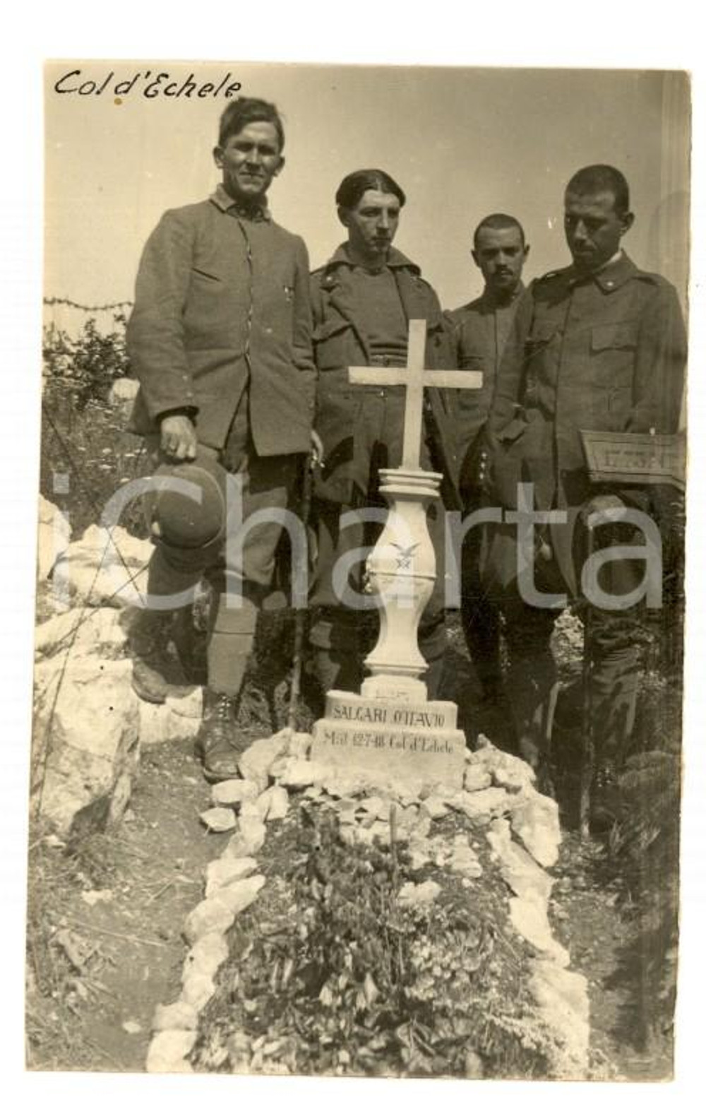 Fotografia d epoca originale 1918 WW1 COL D ECHELE Soldati al cippo di Ottavio SALGARI Fotografia 6x9 cm 1