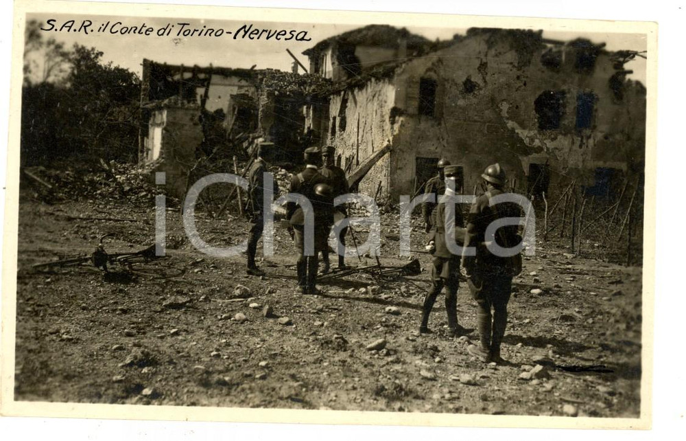 Fotografia d epoca originale 1918 WW1 NERVESA Il Conte di Torino visita il paese distrutto Foto 14x10 cm 1